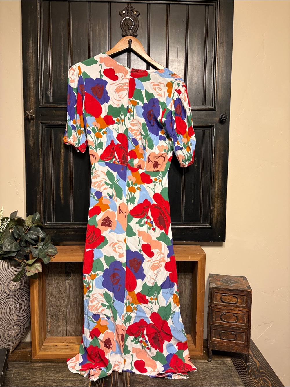 Faithfull the Brand Red Multi Floral V-Neck Maxi Dress with Puff Sleeves - Picture 5 of 10